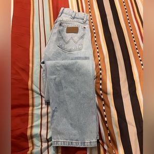 Women Wrangler Jeans